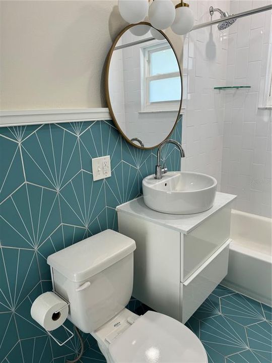 For Rent: $2,295 (2 beds, 1 baths, 1160 Square Feet)