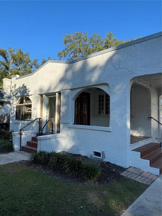 For Rent: $2,295 (2 beds, 1 baths, 1160 Square Feet)