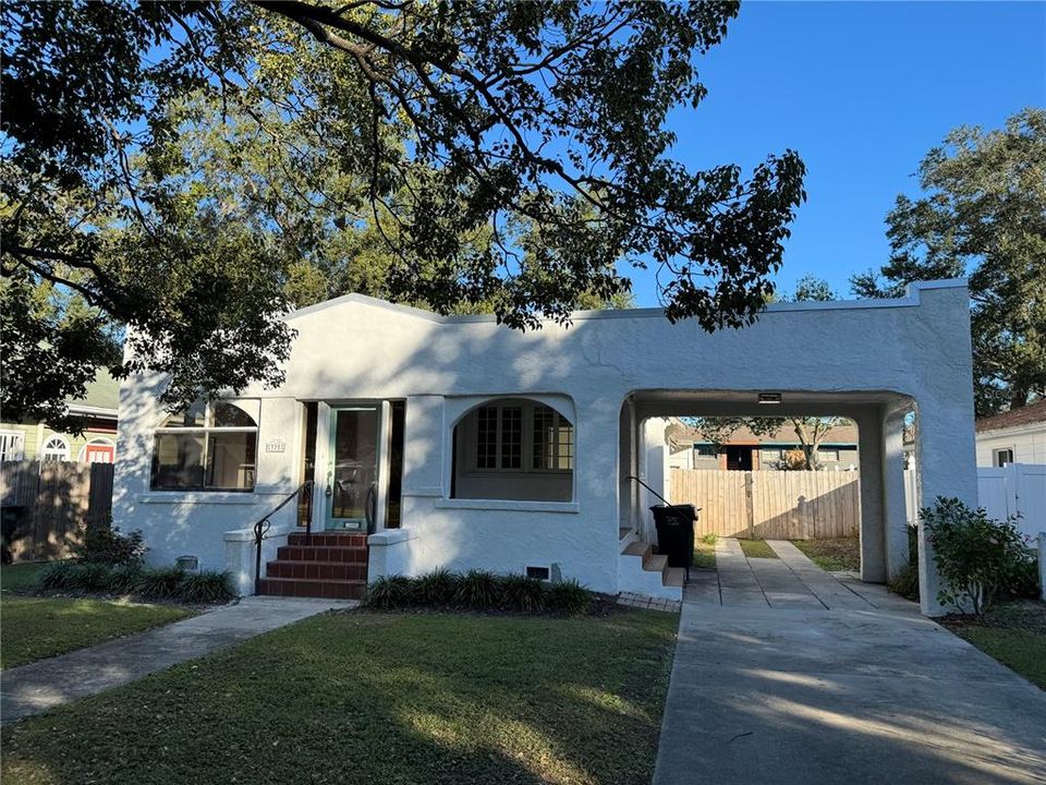 For Rent: $2,295 (2 beds, 1 baths, 1160 Square Feet)