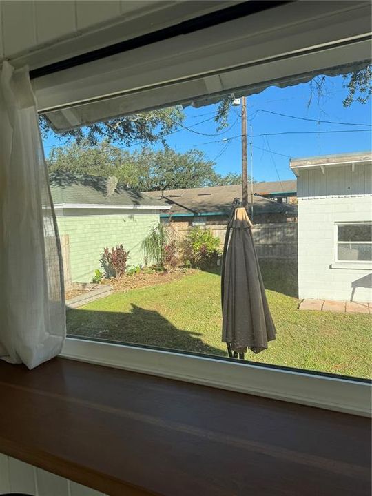For Rent: $2,295 (2 beds, 1 baths, 1160 Square Feet)
