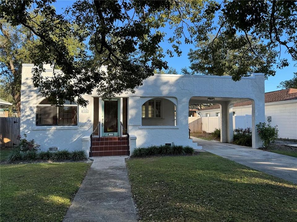 For Rent: $2,295 (2 beds, 1 baths, 1160 Square Feet)