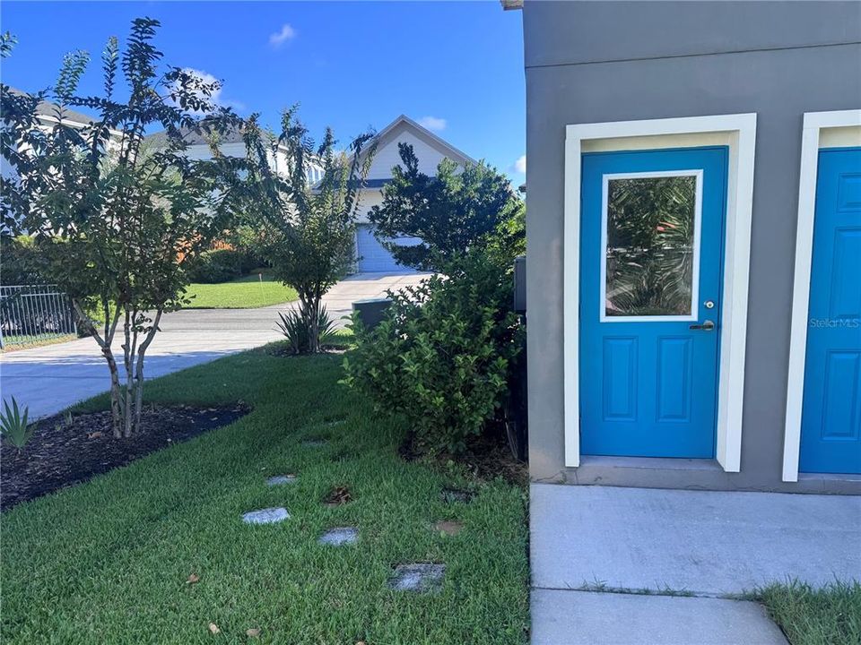For Rent: $1,700 (1 beds, 1 baths, 850 Square Feet)