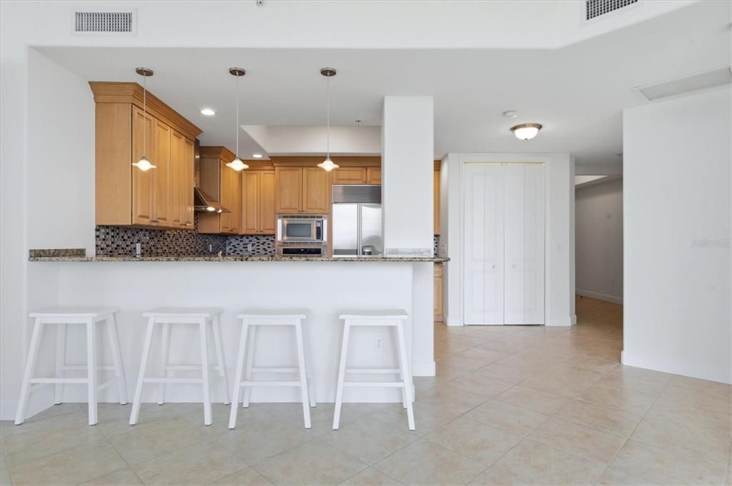 For Sale: $599,900 (2 beds, 2 baths, 1821 Square Feet)