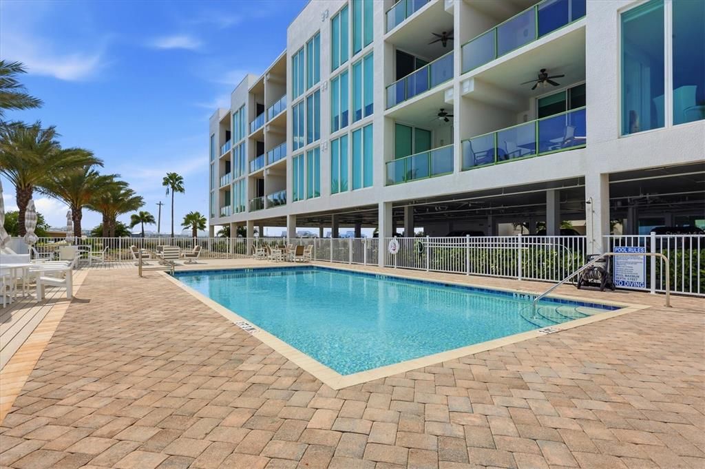 For Sale: $599,900 (2 beds, 2 baths, 1821 Square Feet)