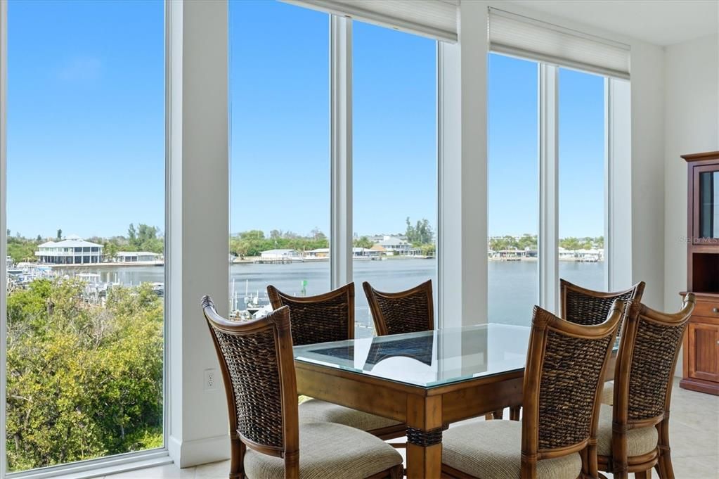 For Sale: $599,900 (2 beds, 2 baths, 1821 Square Feet)
