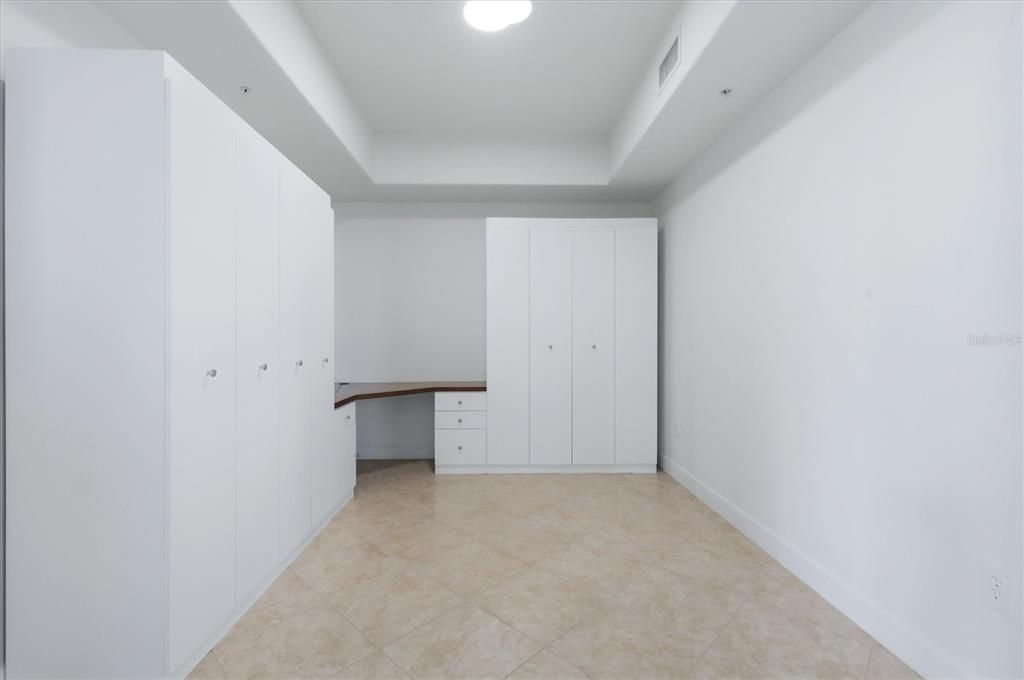 For Sale: $599,900 (2 beds, 2 baths, 1821 Square Feet)