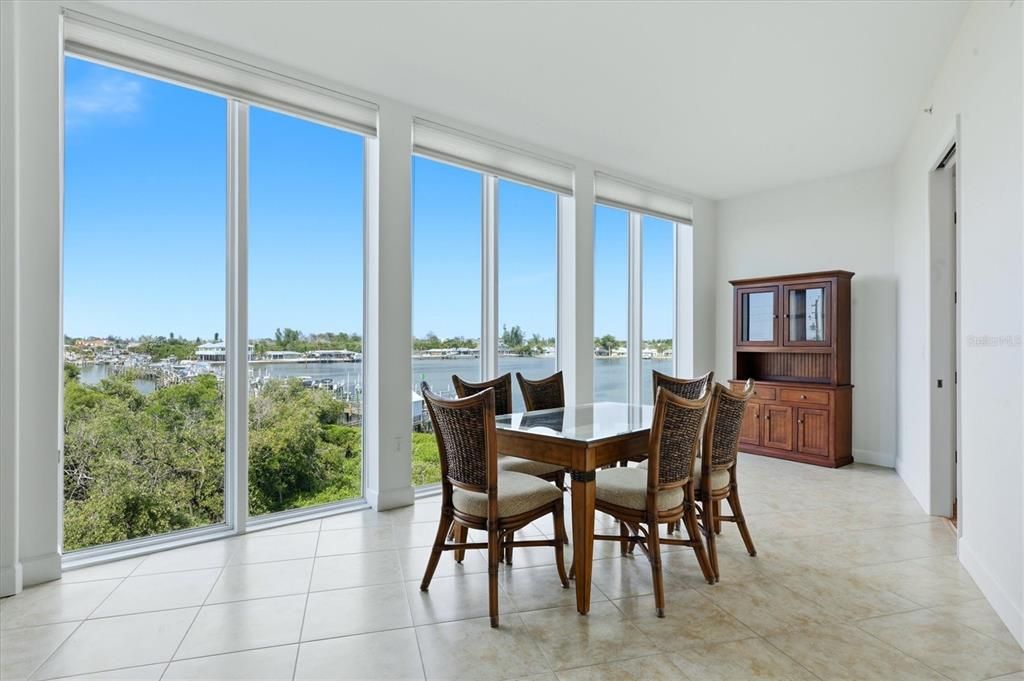 For Sale: $599,900 (2 beds, 2 baths, 1821 Square Feet)