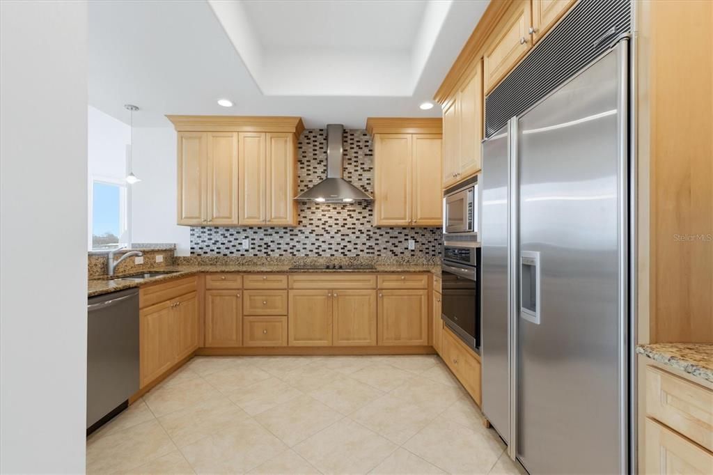 For Sale: $599,900 (2 beds, 2 baths, 1821 Square Feet)