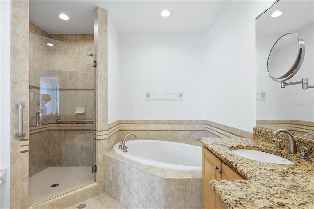 For Sale: $599,900 (2 beds, 2 baths, 1821 Square Feet)