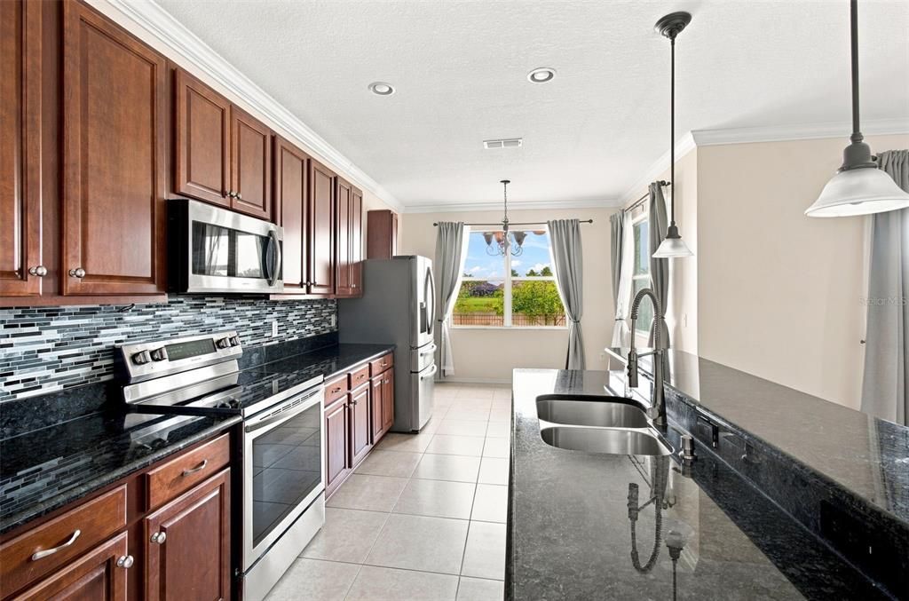 For Rent: $2,550 (3 beds, 2 baths, 2024 Square Feet)