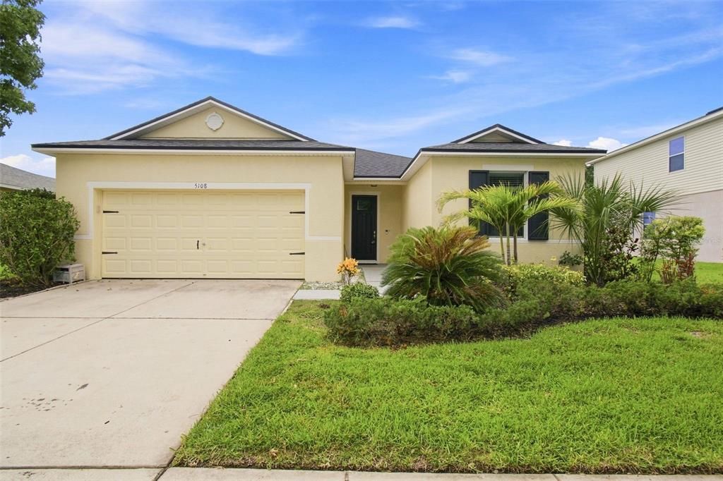 For Rent: $2,550 (3 beds, 2 baths, 2024 Square Feet)