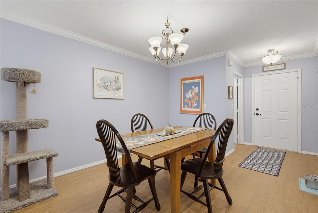For Sale: $267,000 (3 beds, 2 baths, 1496 Square Feet)