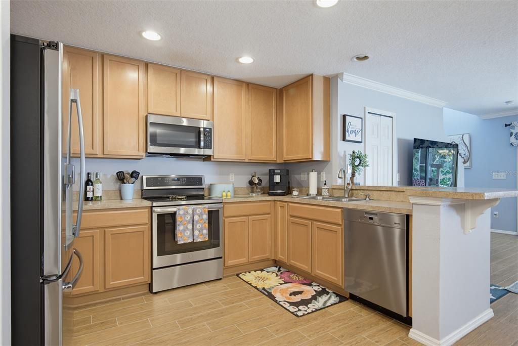 For Sale: $267,000 (3 beds, 2 baths, 1496 Square Feet)