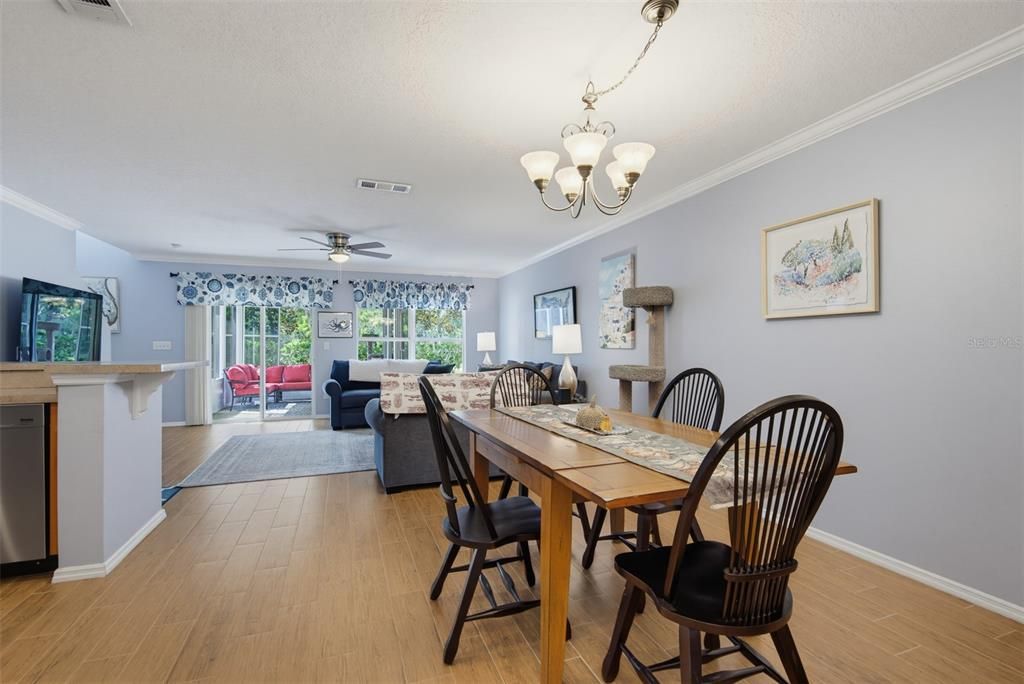 For Sale: $267,000 (3 beds, 2 baths, 1496 Square Feet)