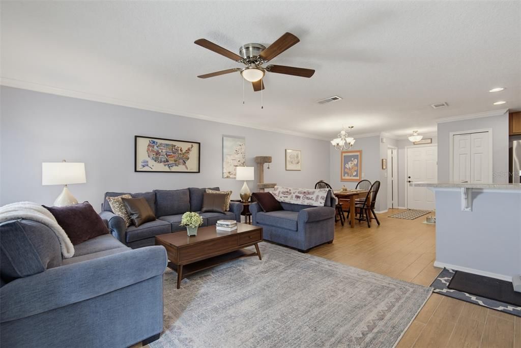 For Sale: $267,000 (3 beds, 2 baths, 1496 Square Feet)