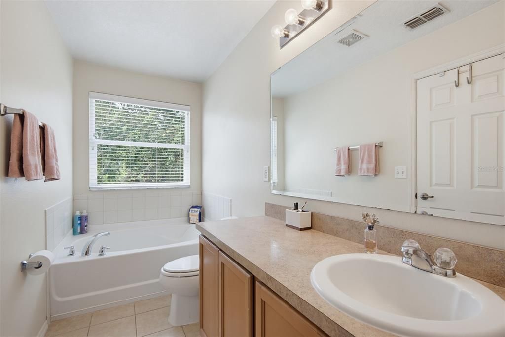 For Sale: $267,000 (3 beds, 2 baths, 1496 Square Feet)