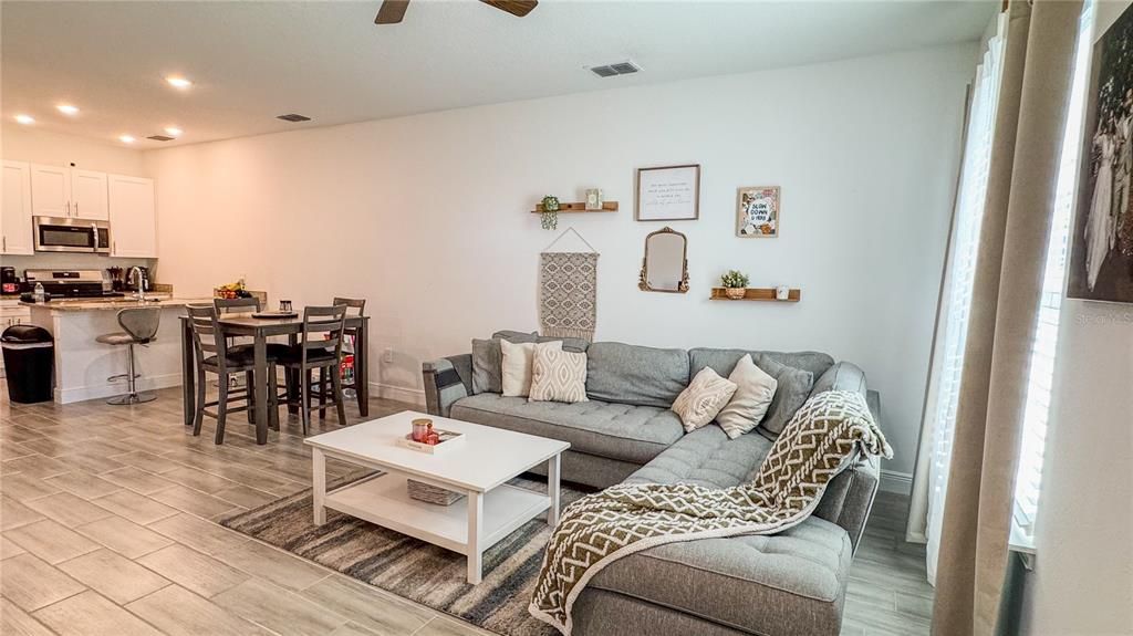 For Rent: $1,695 (2 beds, 2 baths, 1055 Square Feet)