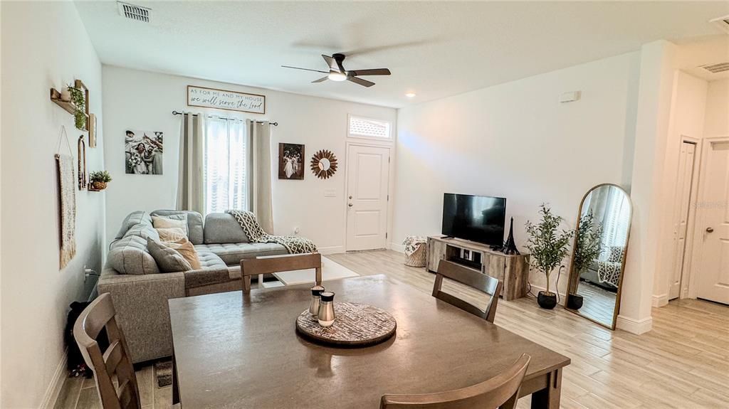 For Rent: $1,695 (2 beds, 2 baths, 1055 Square Feet)