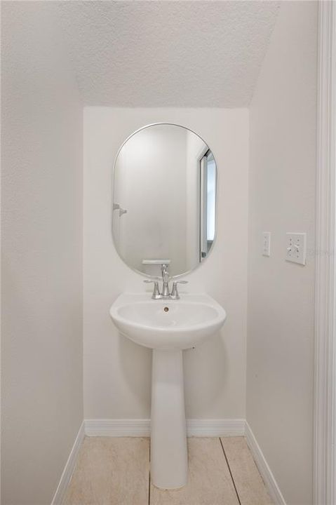 For Sale: $225,000 (3 beds, 2 baths, 1713 Square Feet)