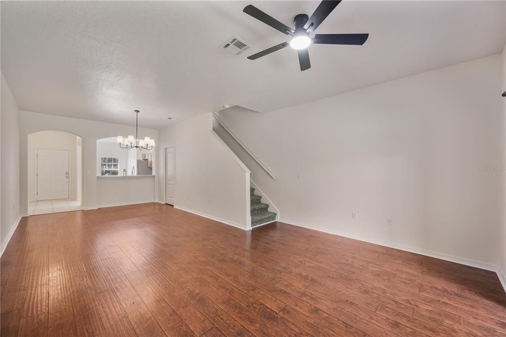 For Sale: $225,000 (3 beds, 2 baths, 1713 Square Feet)
