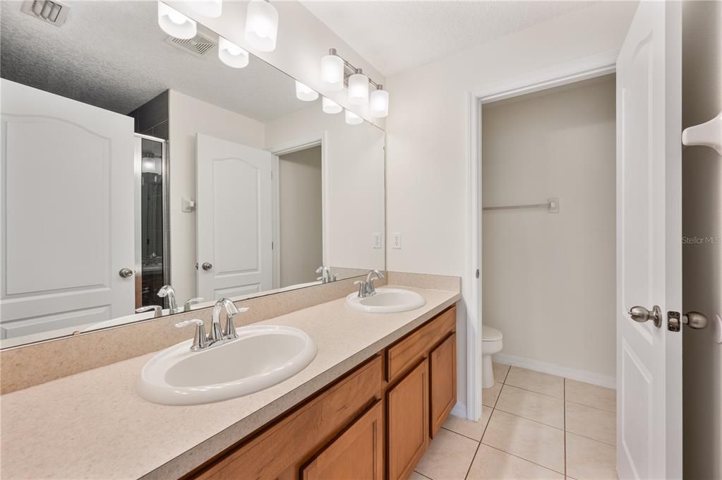 For Sale: $225,000 (3 beds, 2 baths, 1713 Square Feet)