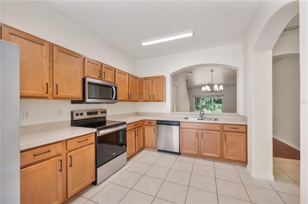 For Sale: $225,000 (3 beds, 2 baths, 1713 Square Feet)