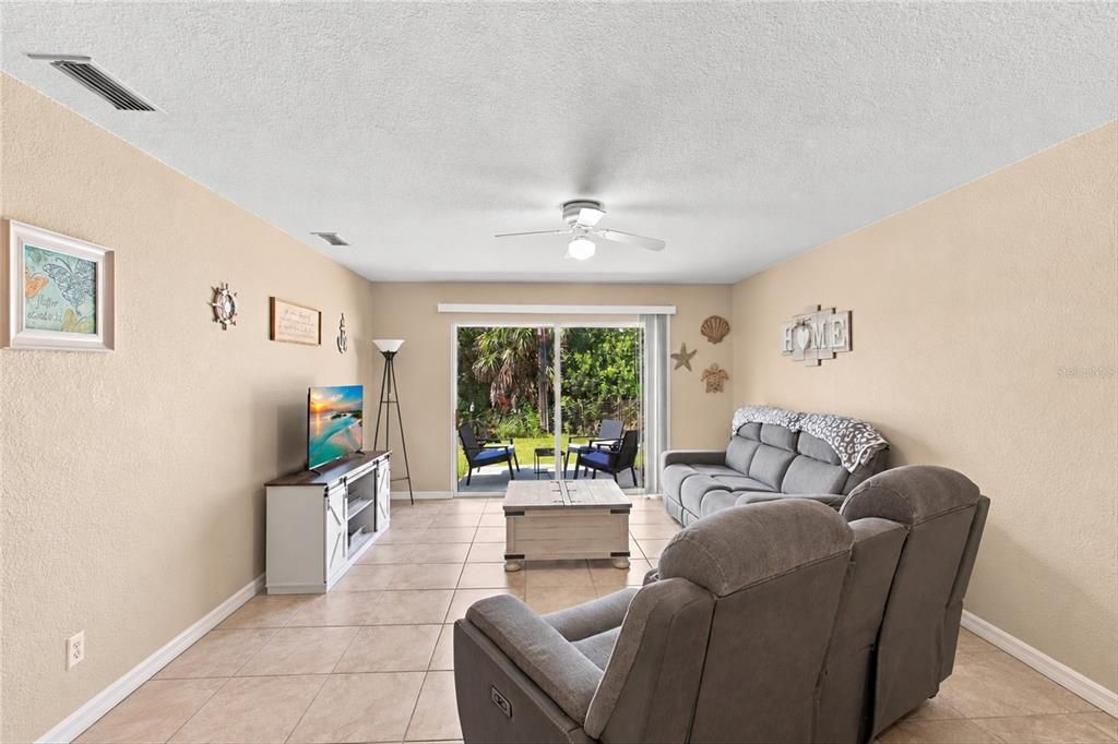 For Sale: $450,000 (4 beds, 0 baths, 2342 Square Feet)