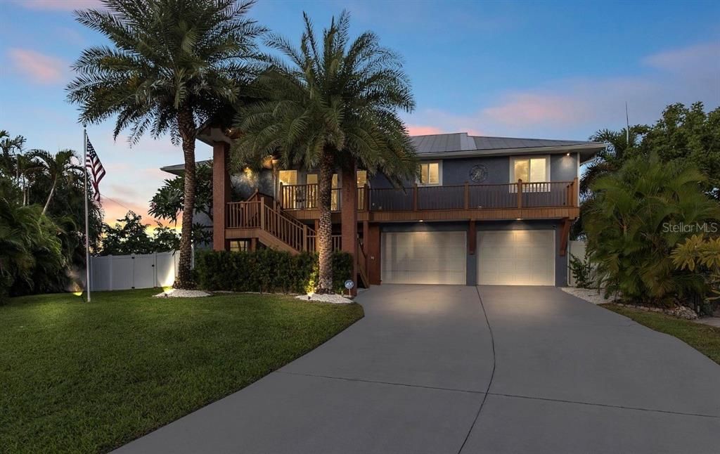 En Venta: $1,249,000 (4 camas, 3 baños, 2950 Pies cuadrados)