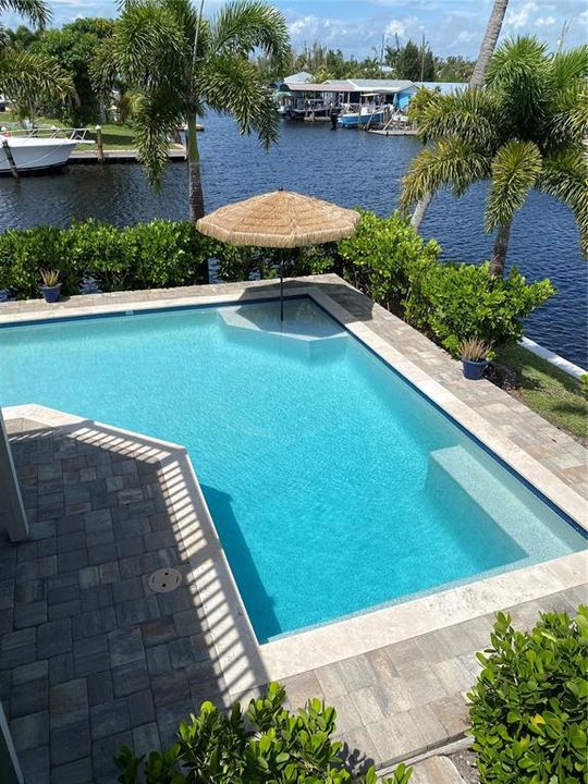 En Venta: $1,249,000 (4 camas, 3 baños, 2950 Pies cuadrados)