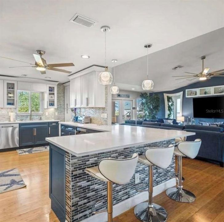 En Venta: $1,249,000 (4 camas, 3 baños, 2950 Pies cuadrados)