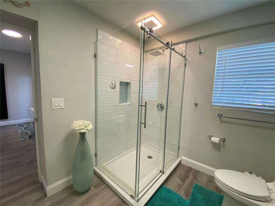En Venta: $1,249,000 (4 camas, 3 baños, 2950 Pies cuadrados)