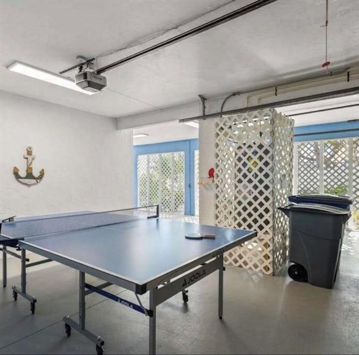 En Venta: $1,249,000 (4 camas, 3 baños, 2950 Pies cuadrados)