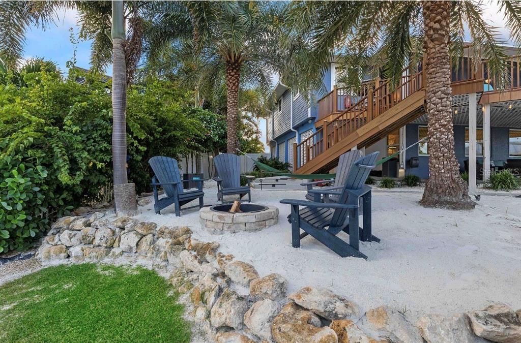 En Venta: $1,249,000 (4 camas, 3 baños, 2950 Pies cuadrados)