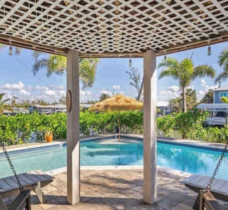 En Venta: $1,249,000 (4 camas, 3 baños, 2950 Pies cuadrados)