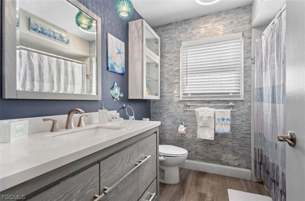 En Venta: $1,249,000 (4 camas, 3 baños, 2950 Pies cuadrados)