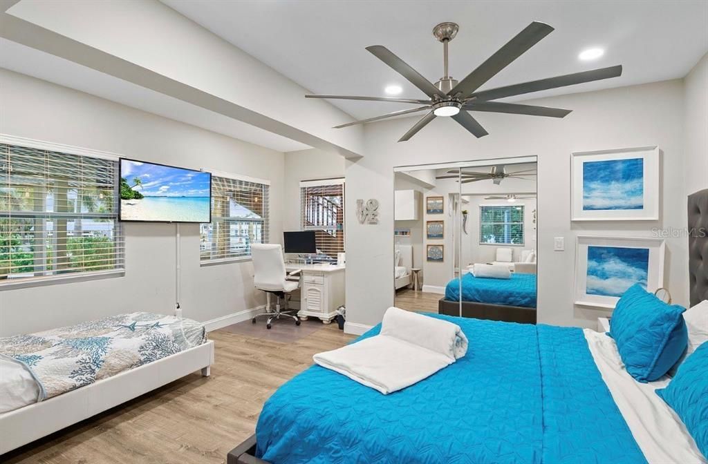 En Venta: $1,249,000 (4 camas, 3 baños, 2950 Pies cuadrados)