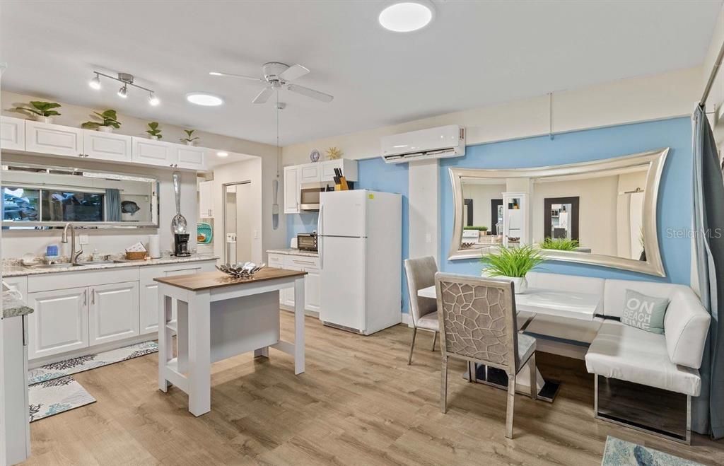 En Venta: $1,249,000 (4 camas, 3 baños, 2950 Pies cuadrados)