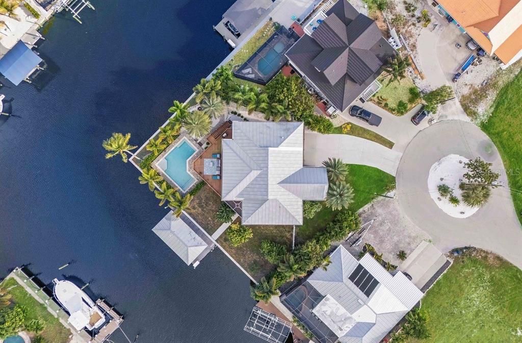 En Venta: $1,249,000 (4 camas, 3 baños, 2950 Pies cuadrados)
