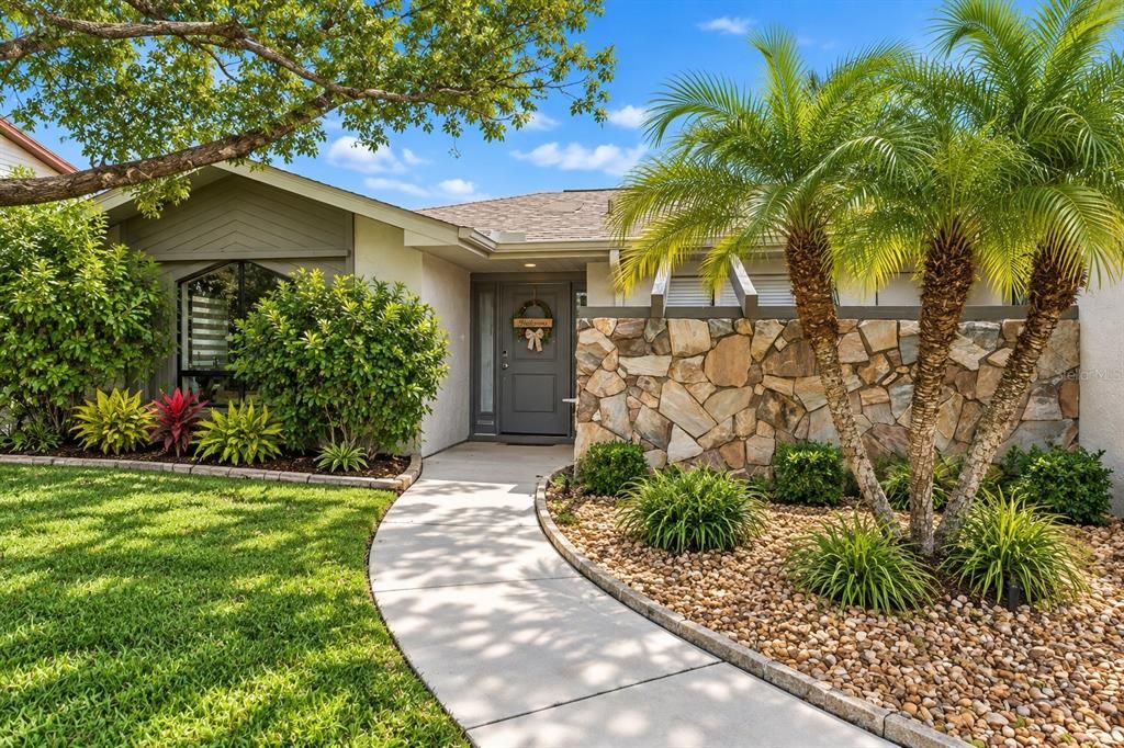 For Sale: $485,000 (5 beds, 2 baths, 1624 Square Feet)