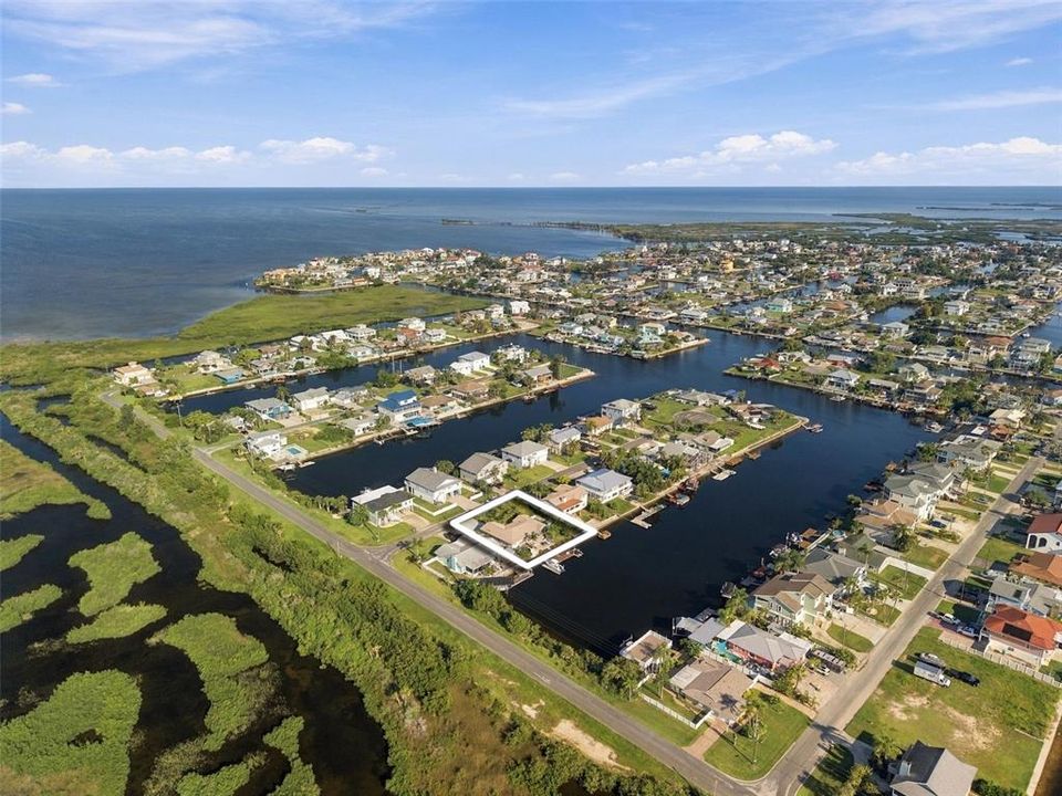 For Sale: $485,000 (5 beds, 2 baths, 1624 Square Feet)