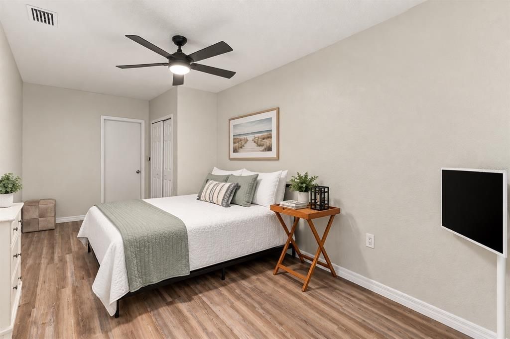 For Sale: $485,000 (5 beds, 2 baths, 1624 Square Feet)