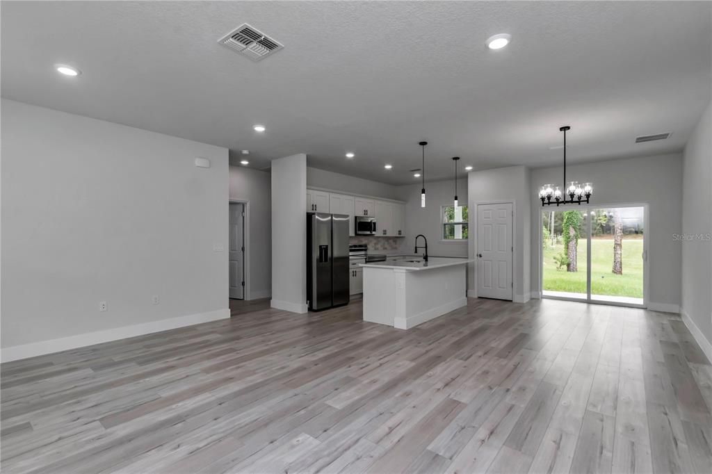 En Venta: $262,000 (3 camas, 2 baños, 1529 Pies cuadrados)