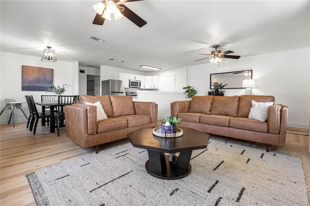 For Rent: $3,000 (2 beds, 1 baths, 980 Square Feet)