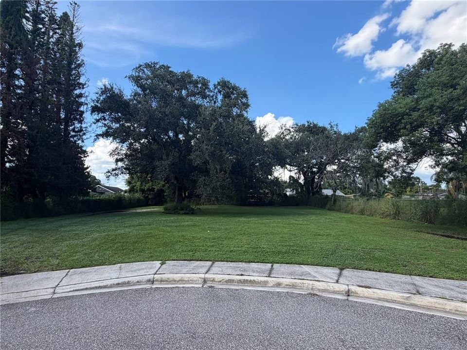 待售: $179,900 (0.31 acres)