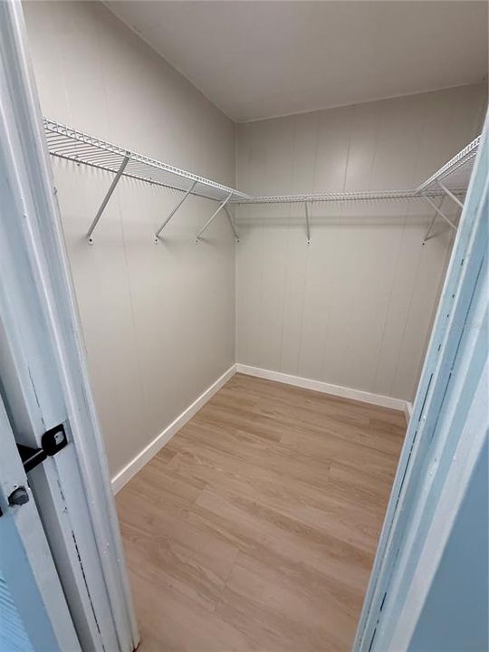 For Sale: $189,000 (2 beds, 2 baths, 1056 Square Feet)
