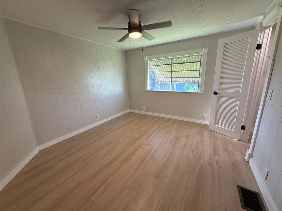 For Sale: $189,000 (2 beds, 2 baths, 1056 Square Feet)