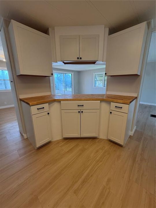 For Sale: $189,000 (2 beds, 2 baths, 1056 Square Feet)