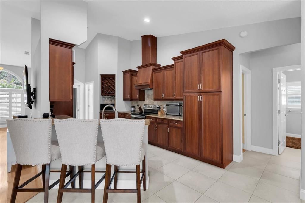 На продажу: $485,000 (3 спален, 2 ванн, 1828 Квадратных фут)