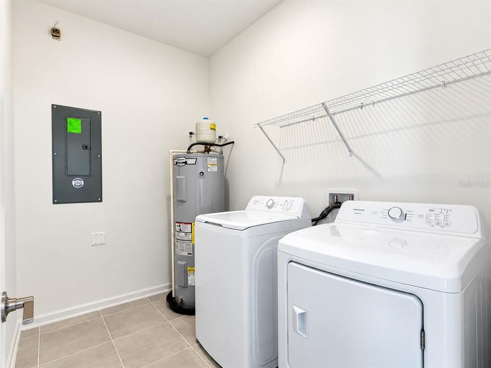 For Rent: $2,500 (3 beds, 2 baths, 1615 Square Feet)