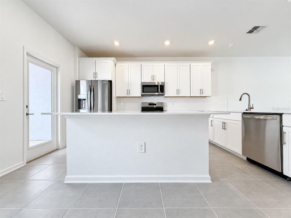 For Rent: $2,500 (3 beds, 2 baths, 1615 Square Feet)